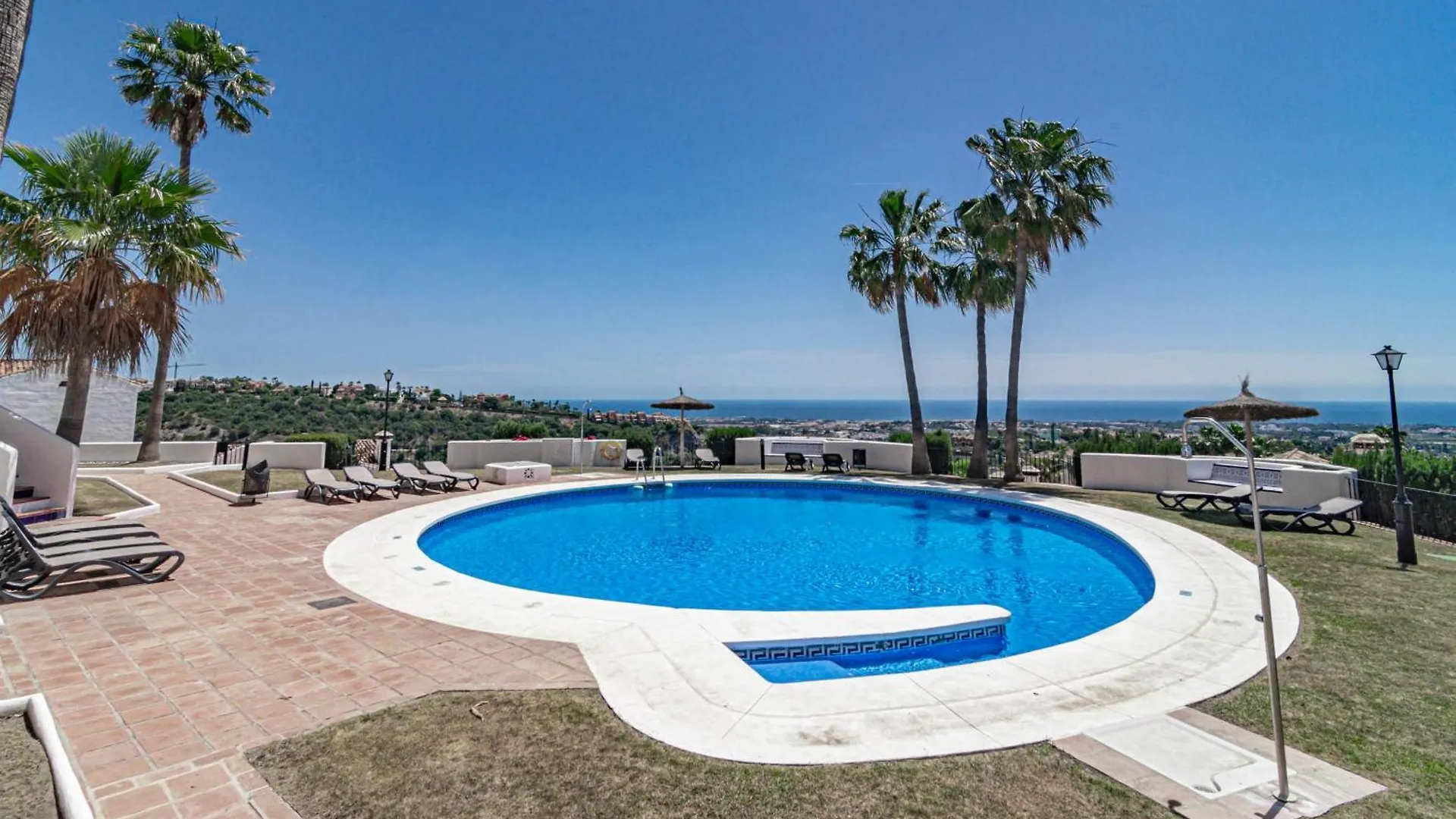 Lag - Spacious Townhouse With Private Jacuzzi And Marbella 0*,  Spain