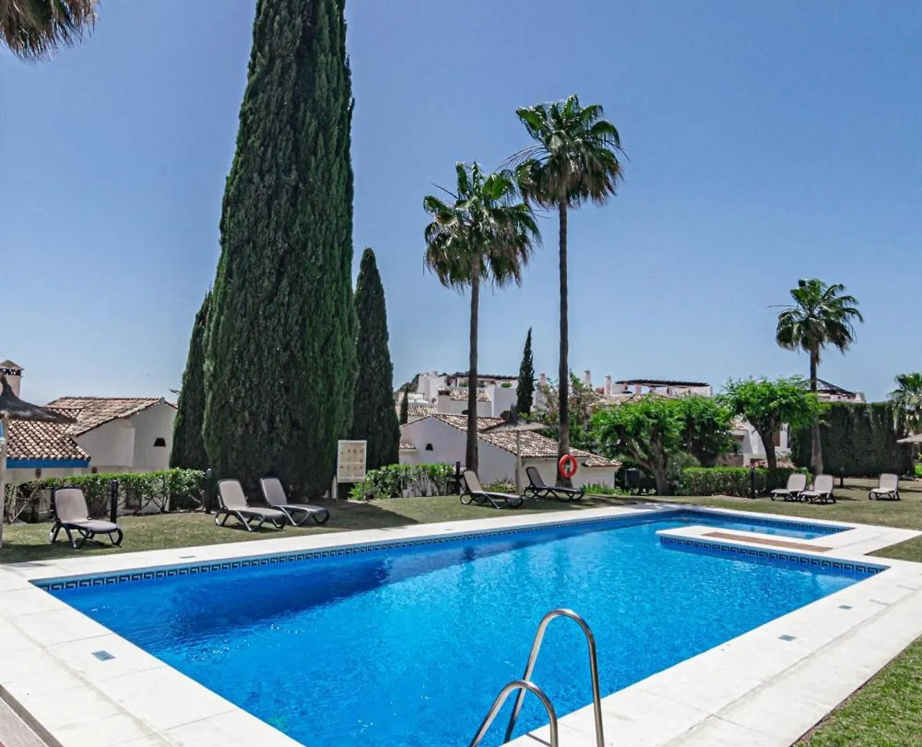 Lag - Spacious Townhouse With Private Jacuzzi And Marbella