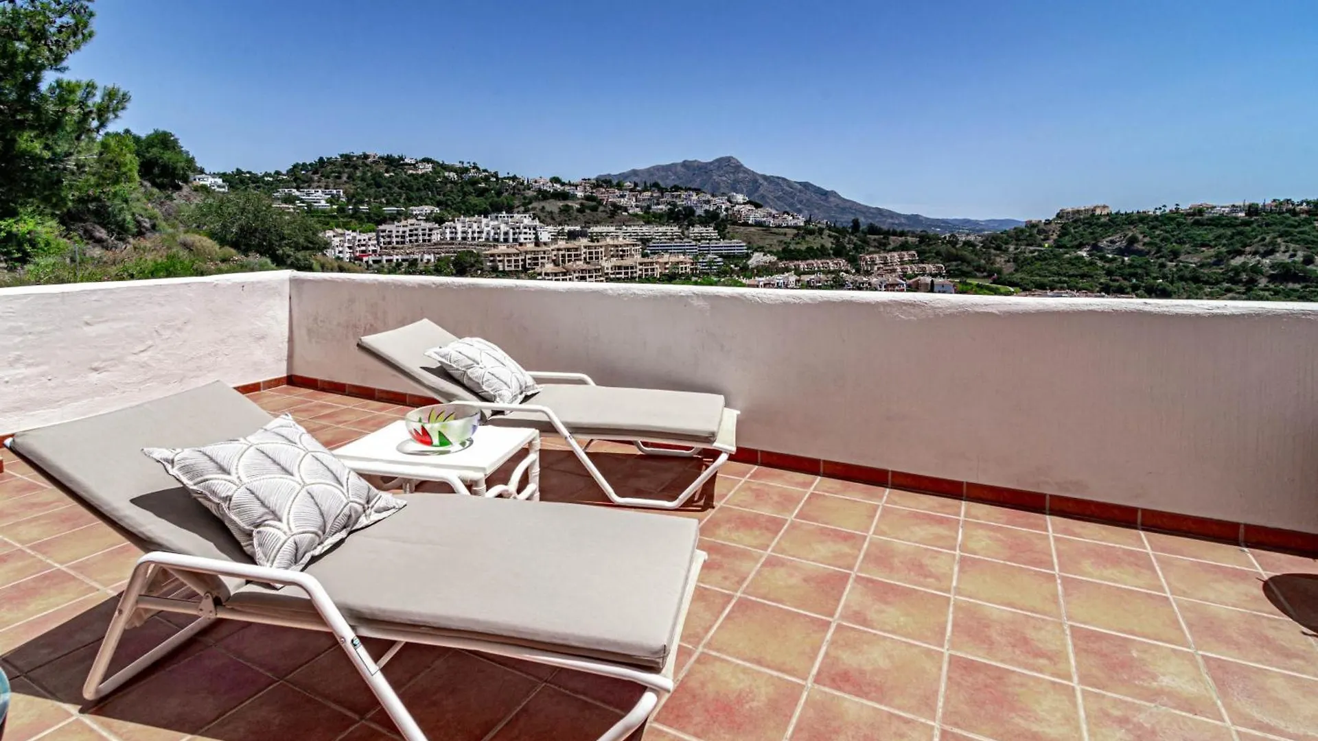 Lag - Spacious Townhouse With Private Jacuzzi And Marbella Holiday home