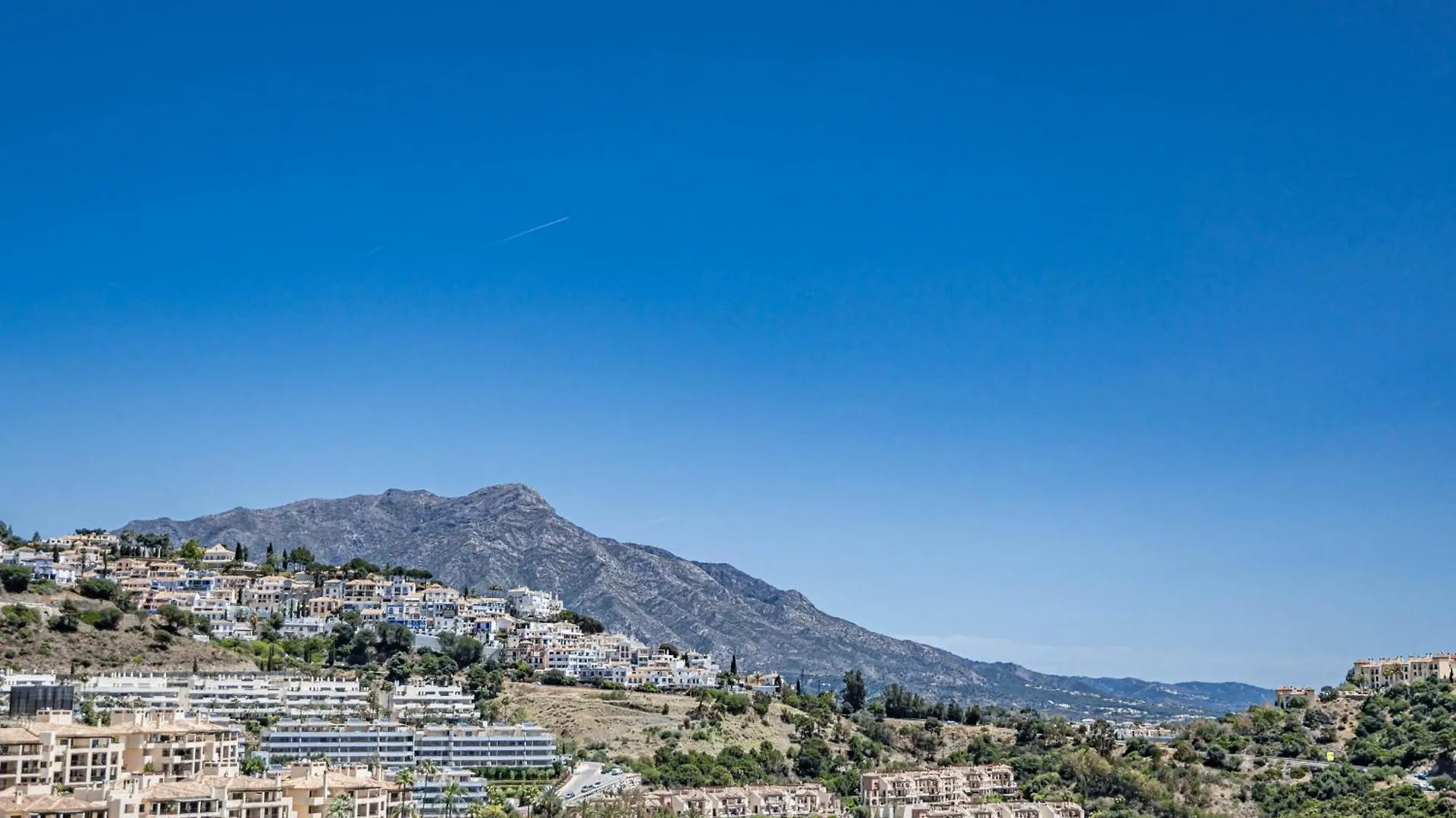 Holiday home Lag - Spacious Townhouse With Private Jacuzzi And Marbella