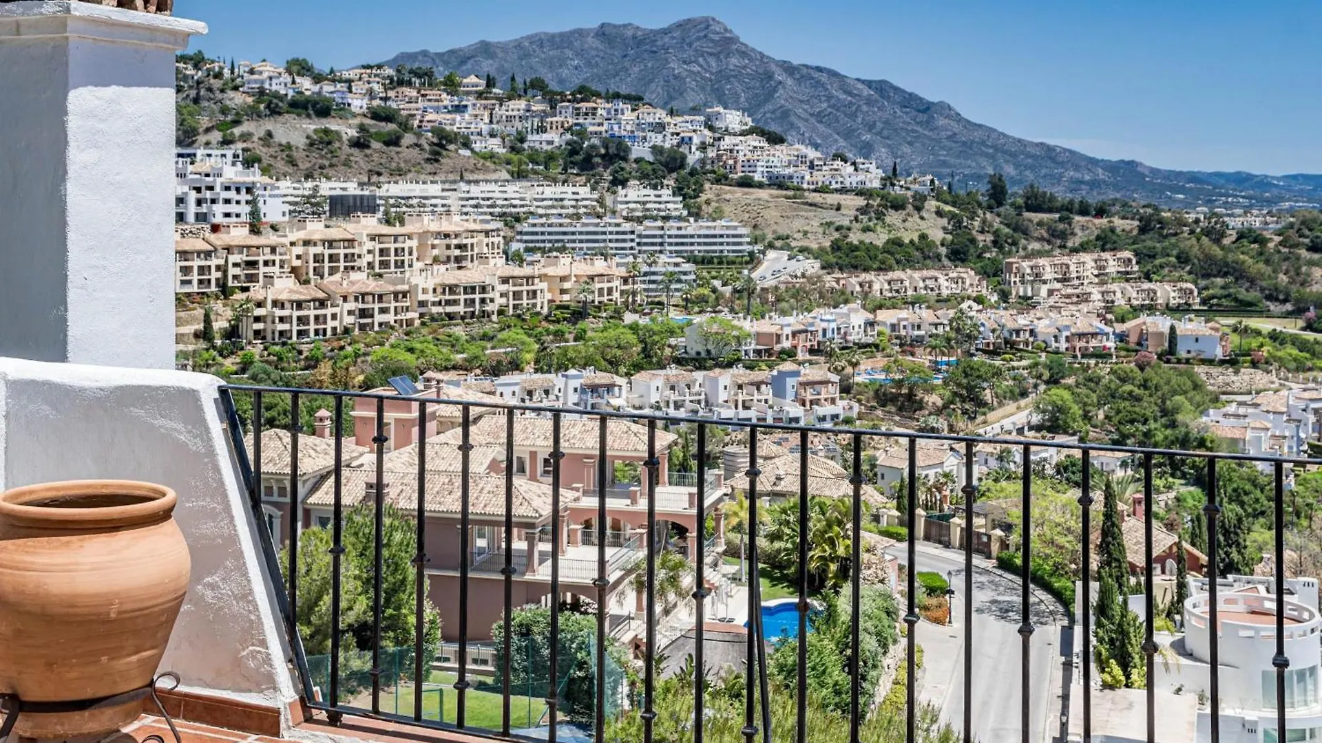 Lag - Spacious Townhouse With Private Jacuzzi And Marbella