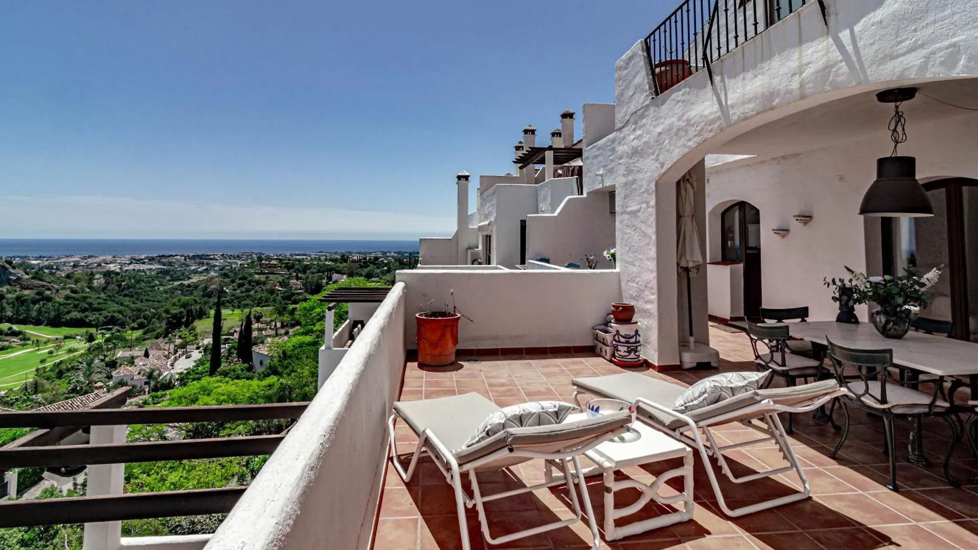 Lag - Spacious Townhouse With Private Jacuzzi And contacts
